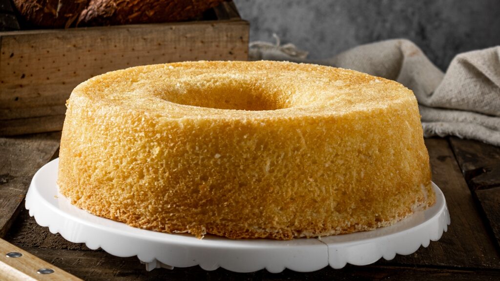 bolo-de-mandioca:-gostoso-e-facil-para-fazer-no-primeiro-dia-do-ano