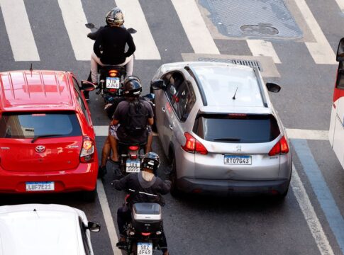 regras-para-ciclomotores-comecam-a-valer-nesta-quinta;-saiba-mais