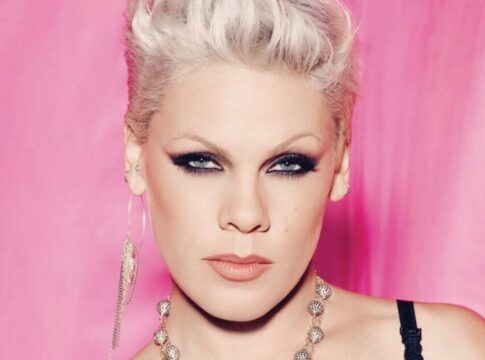 pink-passa-o-ano-novo-internada-e-precisara-de-cirurgia-na-coluna