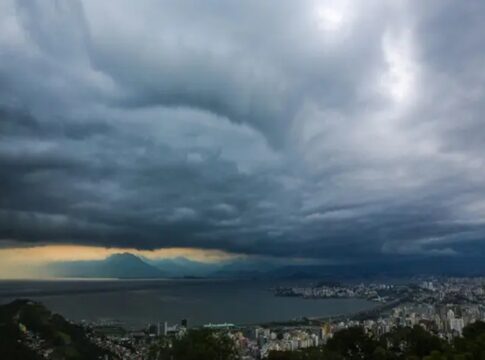 brasil-tem-alerta-de-chuvas-e-tempestades,-com-ventos-ate-100-km/h
