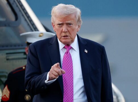 trump-ameaca-intervir-no-ira-apos-protestos-deixarem-duas-mortes