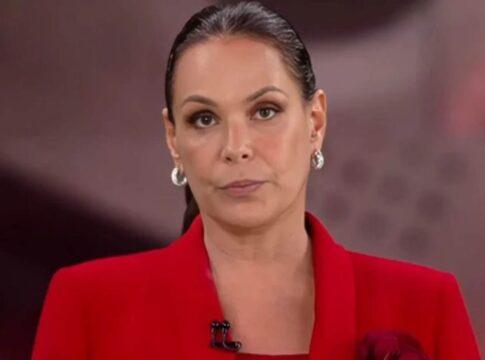 carolina-ferraz-posa-com-havaianas-e-revolta-seguidores:-“quis-lacrar”