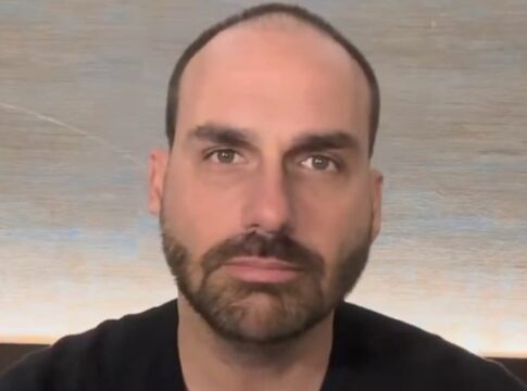 eduardo-bolsonaro-reage-a-ordem-da-pf-para-voltar-ao-cargo-de-escrivao