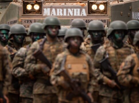 quem-e-o-militar-da-marinha-que-espancou-mulher-por-“amar-demais”