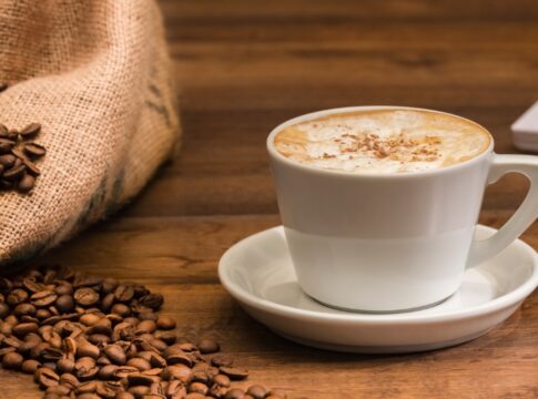 cafe-da-manha:-faca-um-cappuccino-caseiro-cremoso-para-adocar-o-dia