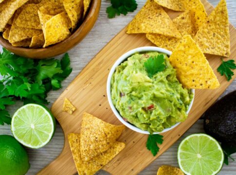 guacamole-facil-e-gostoso-para-servir-no-fim-de-semana;-veja-a-receita