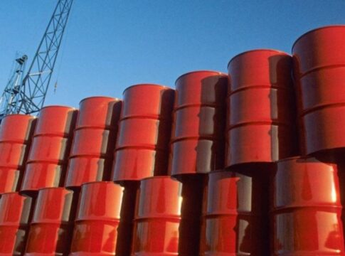 ataque-eua-a-venezuela:-preco-do-petroleo-pode-cair?-entenda