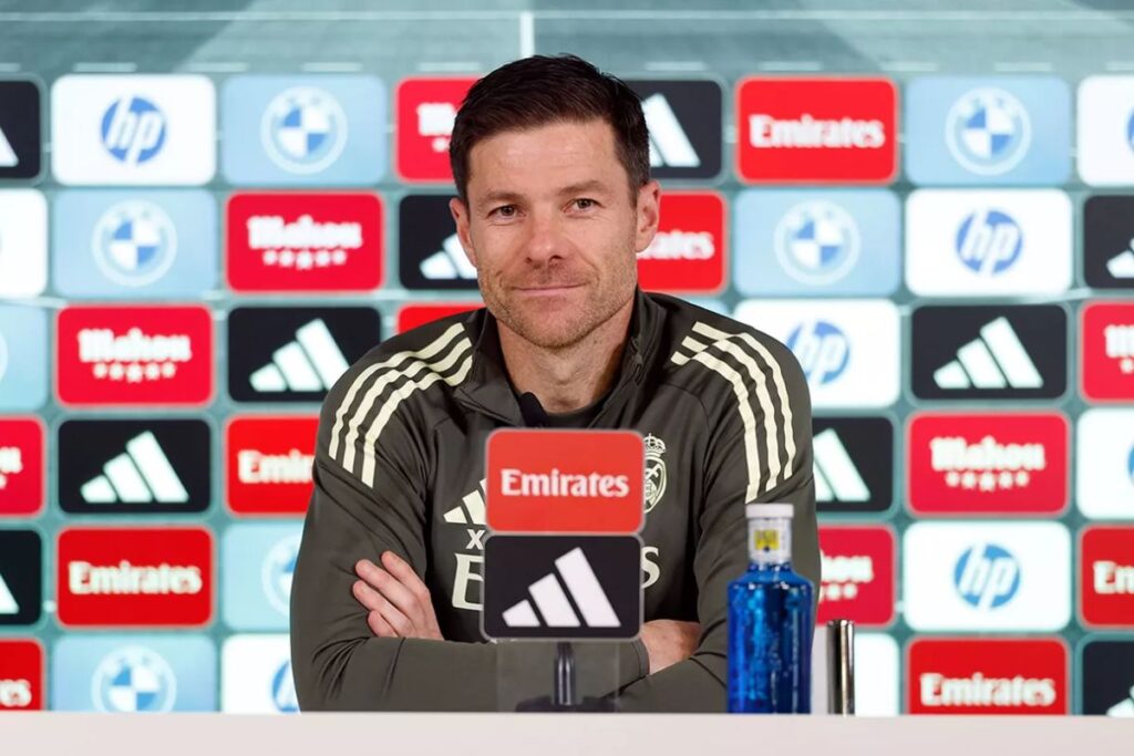 xabi-alonso-analisa-emprestimo-de-endrick-ao-lyon:-“entendo-a-decisao”