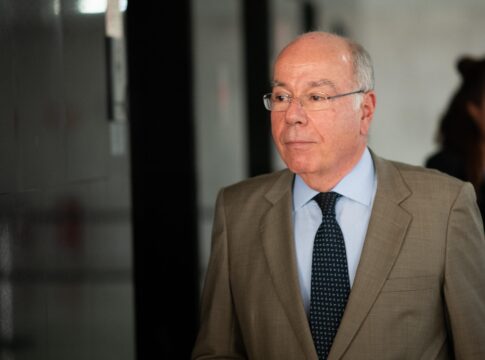 mauro-vieira-interrompe-ferias-apos-ataque-dos-eua-a-venezuela