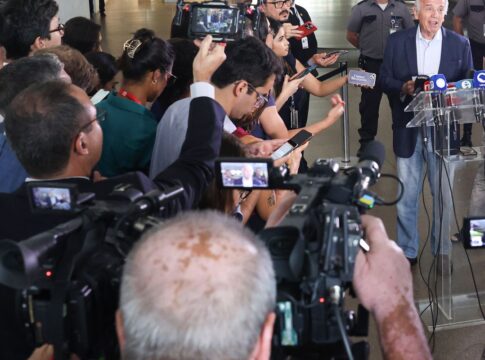 fronteira-do-brasil-com-a-venezuela-esta-tranquila-e-aberta,-diz-mucio