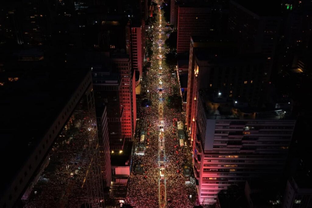 reveillon-na-paulista-reuniu-2,1-milhoes-de-pessoas,-aponta-fgv