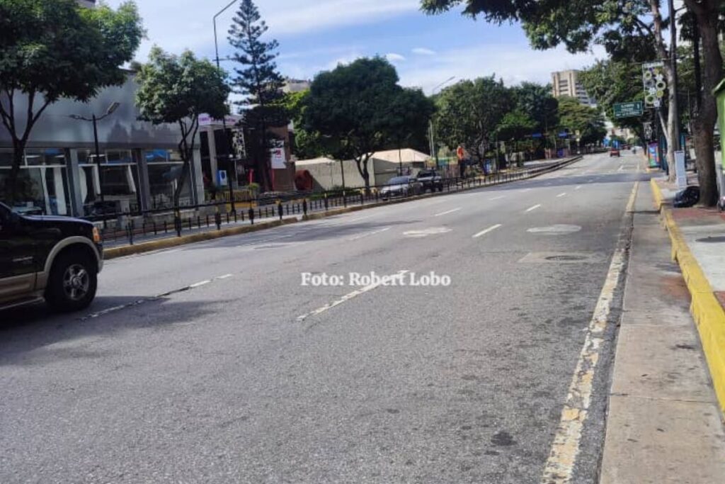 imagens-mostram-ruas-vazias-em-caracas-apos-ataque-dos-eua