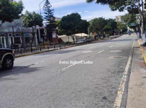 imagens-mostram-ruas-vazias-em-caracas-apos-ataque-dos-eua