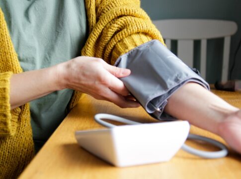 nao-e-so-o-sal:-saiba-alimento-comum-que-ameaca-a-pressao-arterial