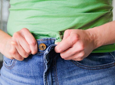 intestino-solto-e-inchaco-da-barriga?-saiba-o-que-causa-os-sintomas