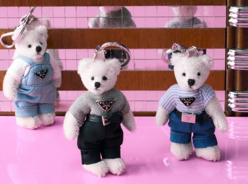 grifes-tentam-emplacar-sucessor-do-labubu-e-lancam-bonecos-de-luxo