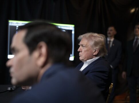 trump-publica-imagens-assistindo-a-operacao-que-capturou-maduro