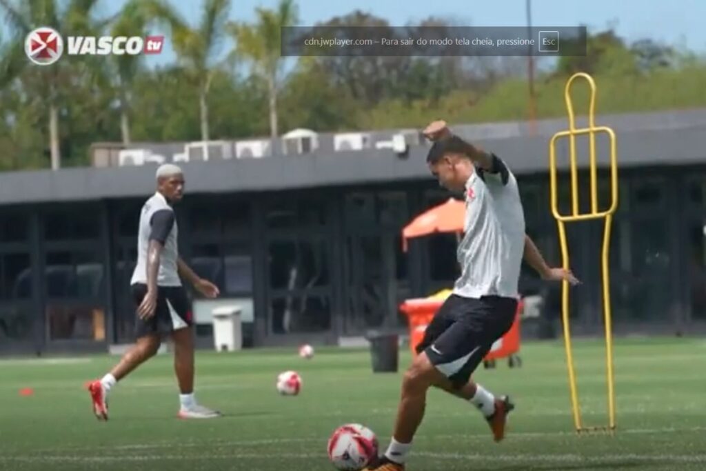 vasco-se-reapresenta-e-inicia-preparacao-com-24-jogadores;-confira
