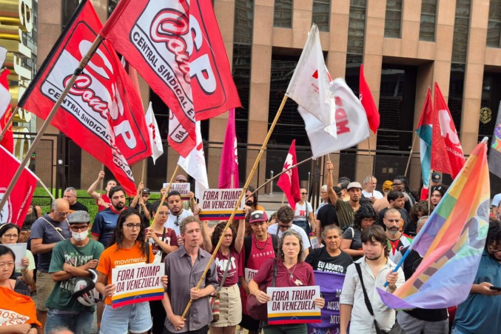manifestantes-se-reunem-na-paulista-contra-ataque-dos-eua-a-venezuela
