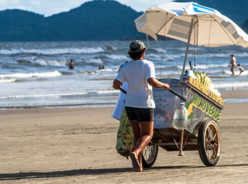pode-usar-cadeira-e-guarda-sol?-entenda-novas-regras-no-litoral-de-sp