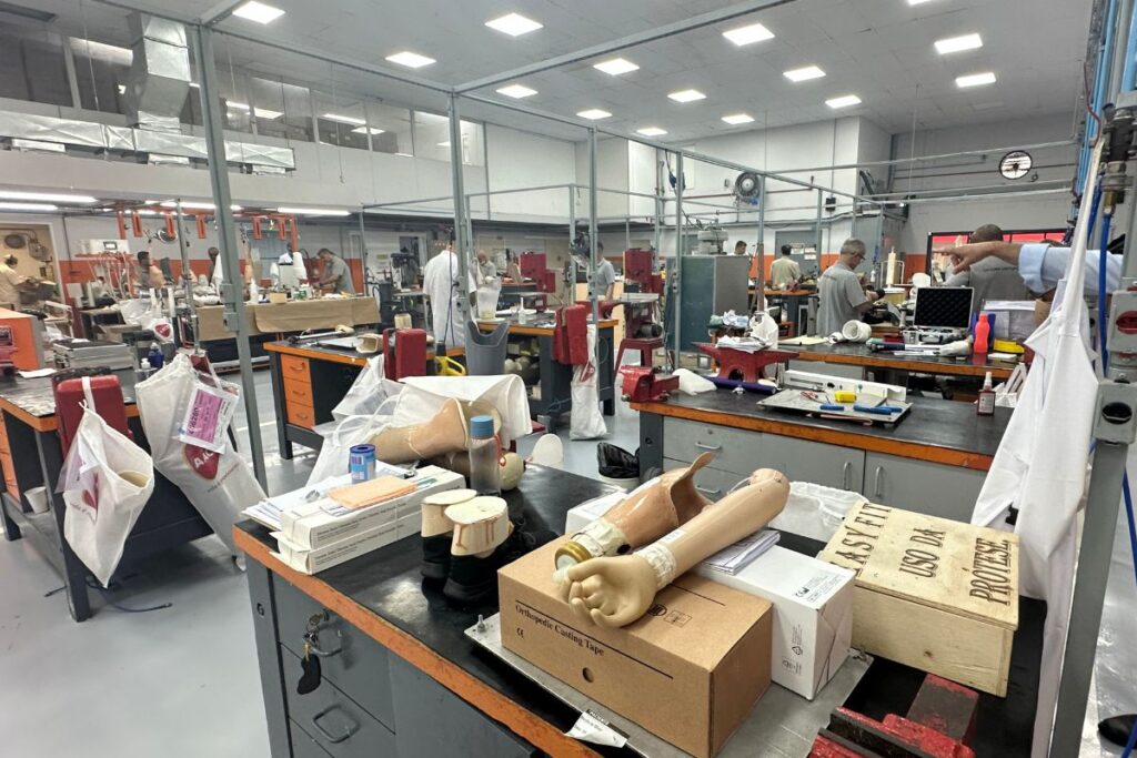 saiba-como-funciona-a-maior-oficina-de-proteses-de-sao-paulo