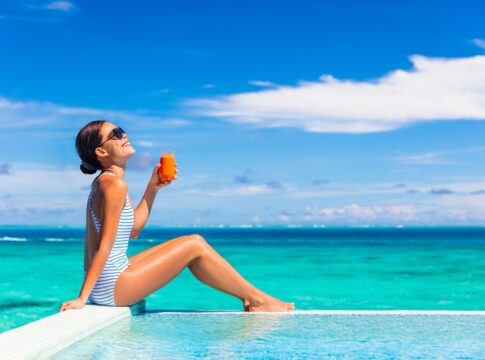 sucos-para-reforcar-o-bronzeamento-funcionam?-entenda-a-relacao