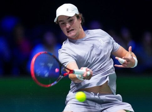 joao-fonseca-estreia-na-temporada-neste-domingo-(4/1);-onde-assistir