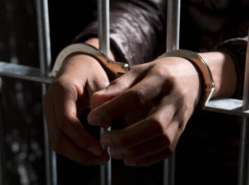 chefe-do-crime-organizado,-polones-e-preso-ao-agredir-noiva-no-brasil