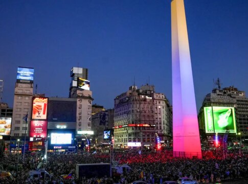 venezuelanos-no-exterior-reagem-a-ataque-dos-eua-e-queda-de-maduro