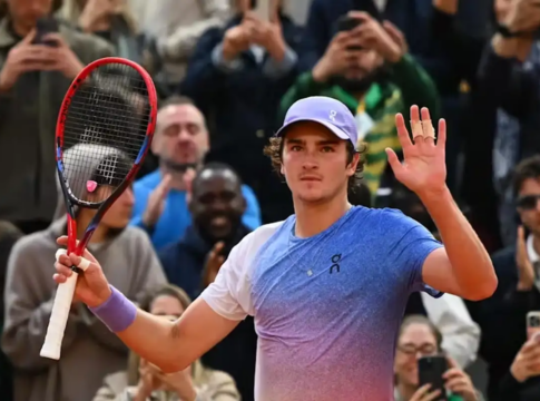 joao-fonseca-desiste-de-atp-250-de-brisbante-devido-a-lesao-na-lombar