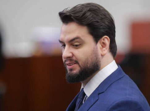 ex-assessor-de-bolsonaro-pede-a-moraes-para-voltar-a-prisao-domiciliar