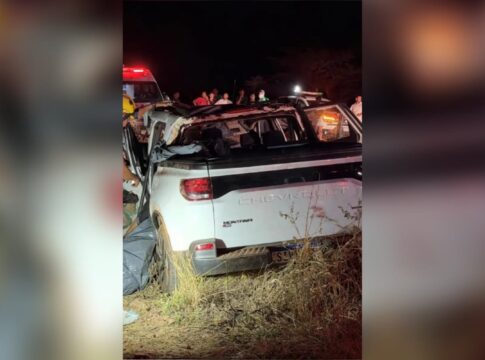 al:-acidente-deixa-seis-mortos,-incluindo-crianca-e-recem-nascido