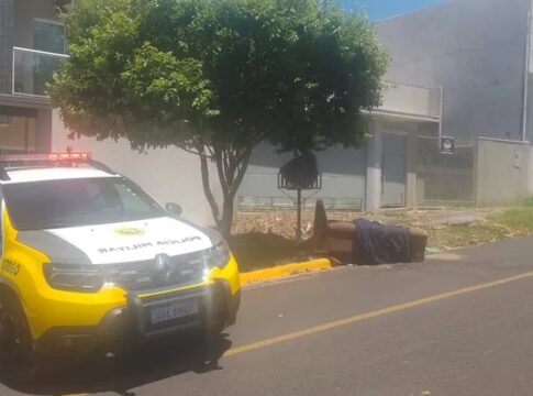 corpo-e-achado-dentro-de-sofa-abandonado-e-policia-investiga-homicidio