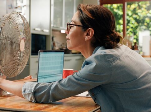 chegou-na-menopausa?-veja-6-dicas-para-lidar-com-as-mudancas-hormonais