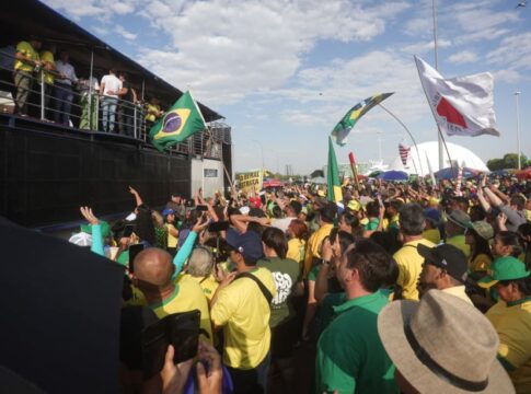 pt-prepara-ato-no-dia-8-de-janeiro,-em-brasilia,-“pela-democracia”