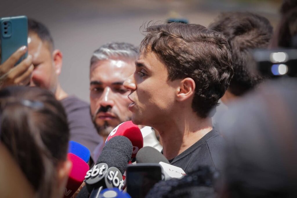 apos-ameaca,-nikolas-responde-e-diz-que-humorista-foge-da-justica