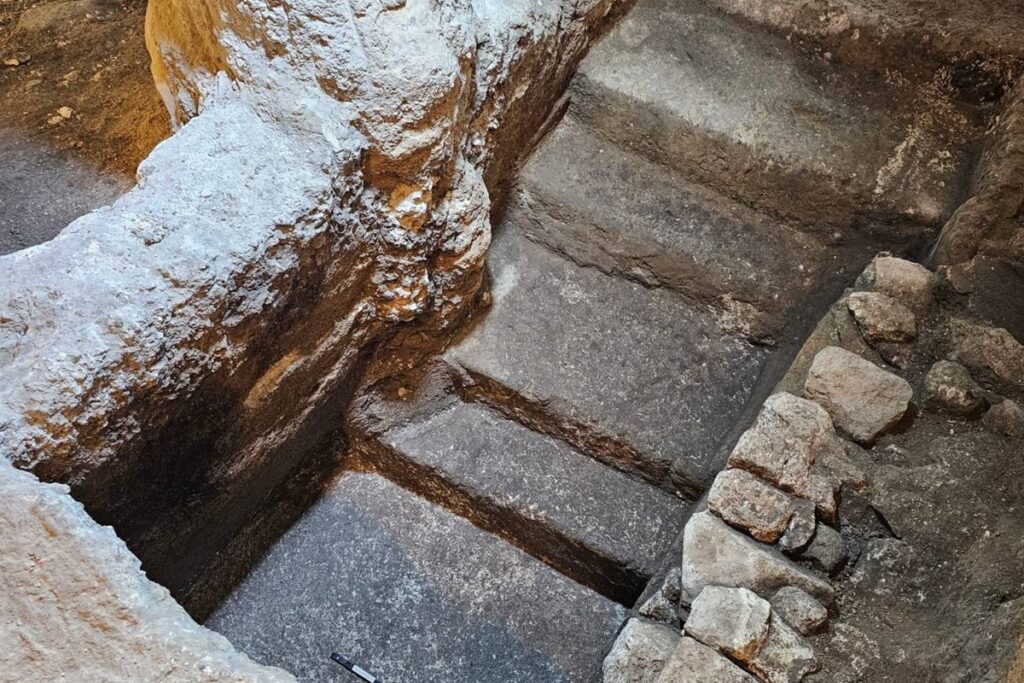 banheira-de-purificacao-e-encontrada-sob-o-muro-das-lamentacoes