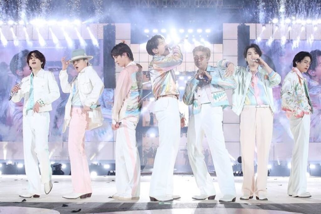 bts-anuncia-datas-de-novo-album-e-cronograma-da-turne-mundial.-confira
