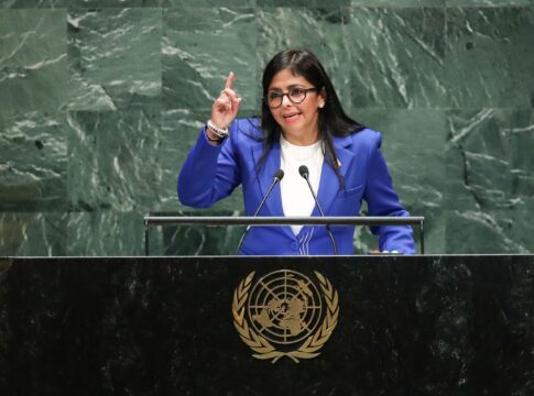 venezuela:-delcy-rodriguez-assume-presidencia-interina-e-se-diz-triste