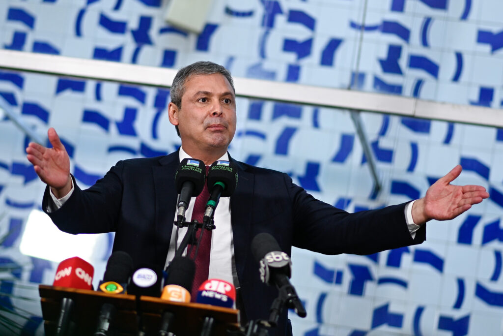 lindbergh-aciona-pf-por-apelo-a-intervencao-dos-eua-de-bolsonaristas