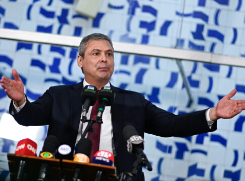 lindbergh-aciona-pf-por-apelo-a-intervencao-dos-eua-de-bolsonaristas