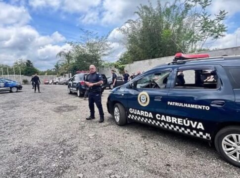 crime-triplo:-homem-agride-mulher-e-e-racista-e-homofobico-com-cunhada