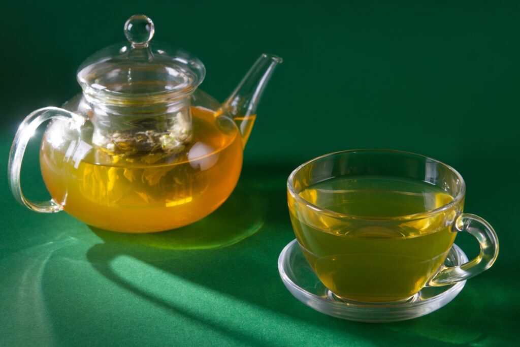 estudo-liga-consumo-de-cha-a-ossos-mais-fortes-e-faz-alerta-sobre-cafe