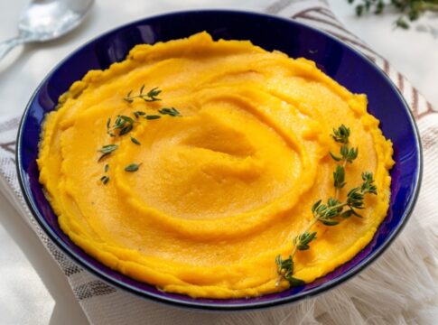 voce-nao-e-chef,-mas-vai-parecer-um-ao-servir-este-pure-de-abobora