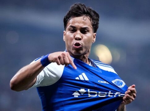 apos-reuniao,-cruzeiro-encerra-negociacoes-com-flamengo-por-kaio-jorge