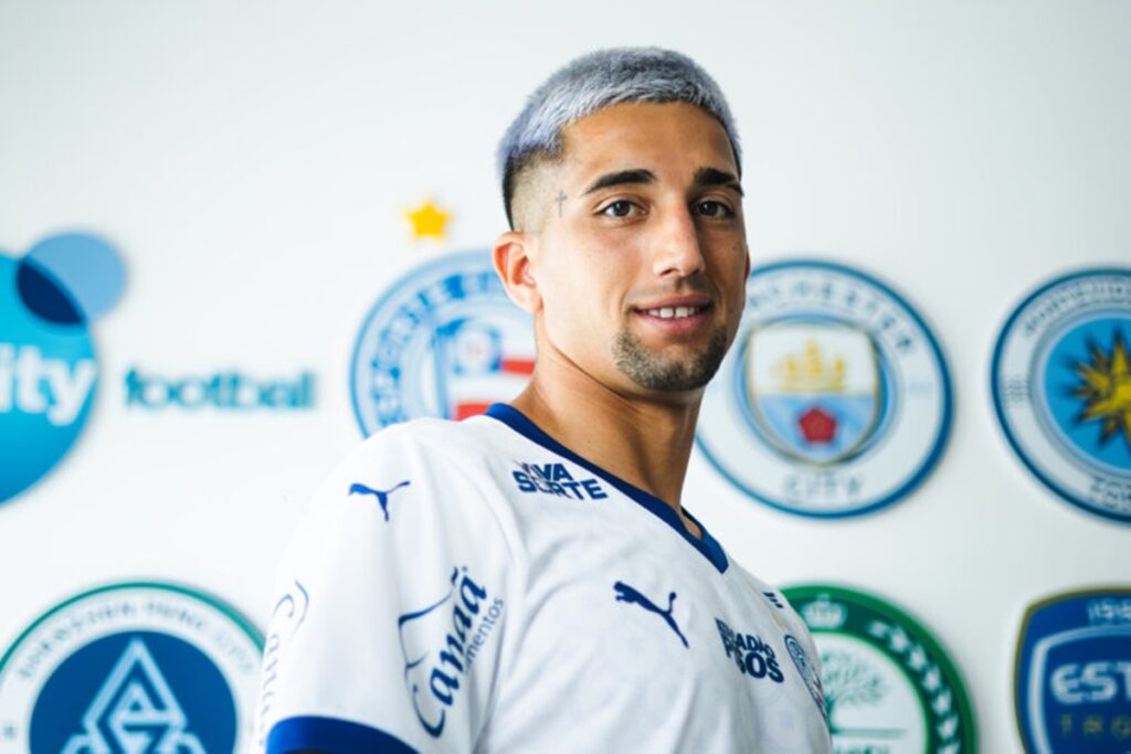 bahia-anuncia-atacante-do-gremio-como-primeiro-reforco-para-2026