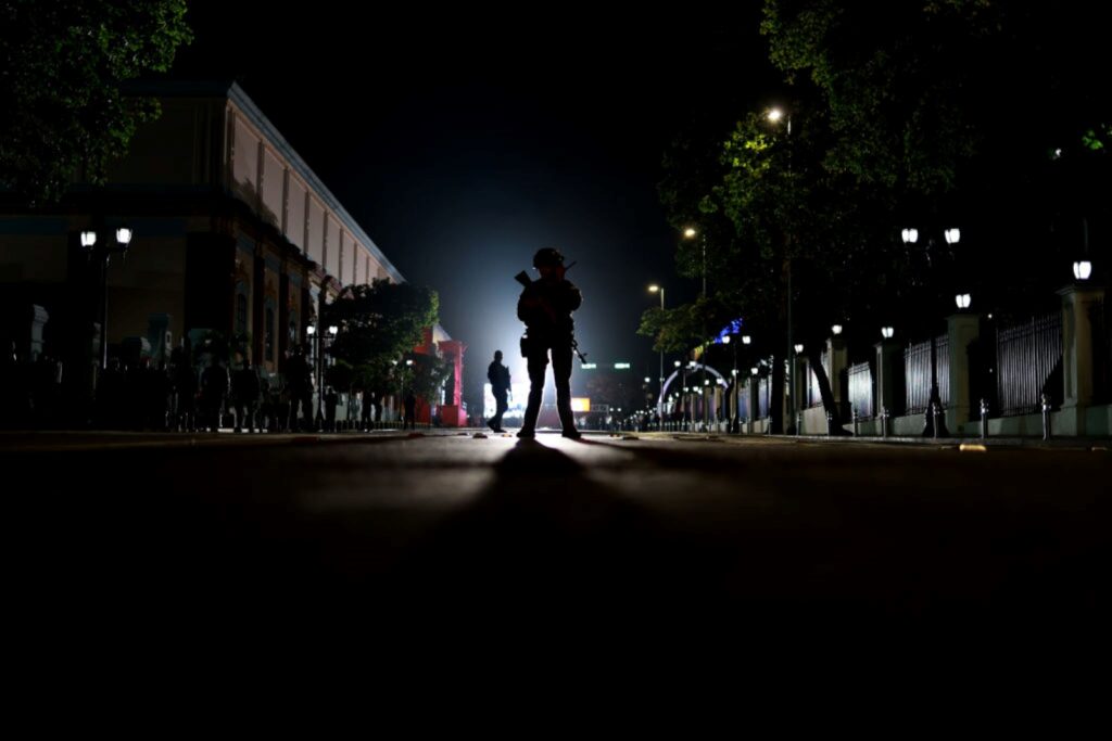 drones-sobrevoam-sede-do-governo-da-venezuela-e-segurancas-abrem-fogo.-veja-video