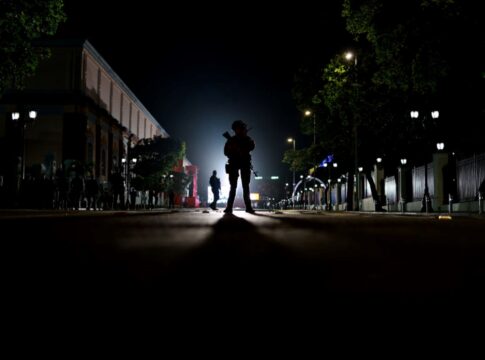 drones-sobrevoam-sede-do-governo-da-venezuela-e-segurancas-abrem-fogo.-veja-video