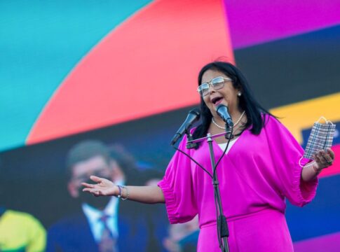 venezuela:-eua-e-europa-sancionam-delcy-rodriguez-desde-2018;-entenda