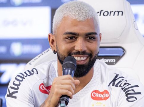 gabigol-e-“enquadrado”-por-torcida-organizada-do-santos;-assista